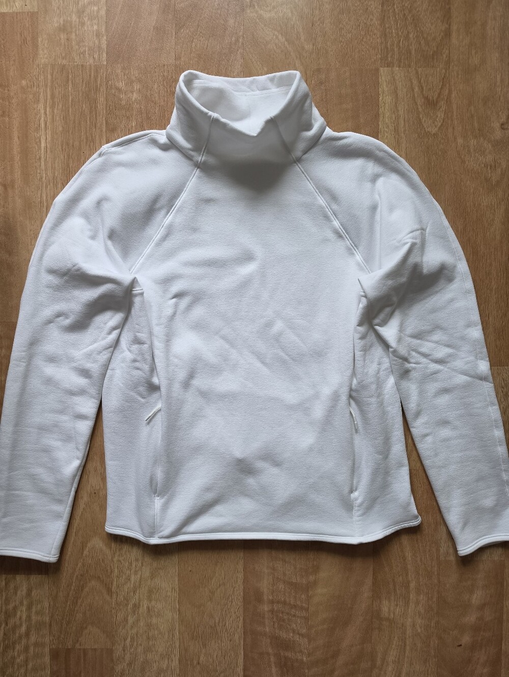 🤍ATHLETA🤍 WHITE MOCK NECK PERFORMANCE FLEECE TOP SWEATSHIRT, SZ. M, LK. NEW!!